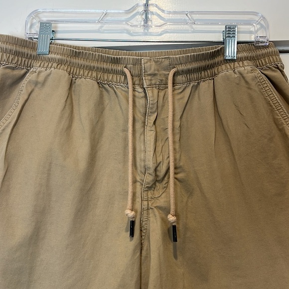 Patagonia men’s Tan Cargo Shorts size 32. - Picture 4 of 13